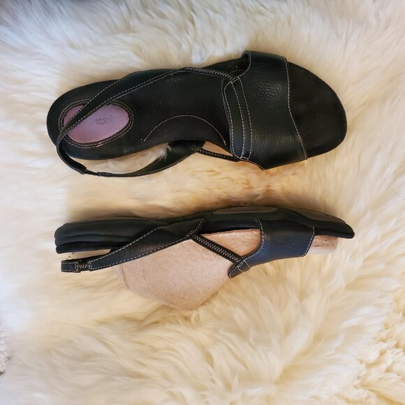 Black leather sandal , Hush Puppies Metis , size 9 - Picture 3 of 4